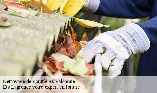 Nettoyage de gouttières  valsonne-69170 Ets Lagrenee votre expert en toiture